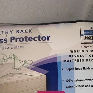 Full size mattress protector